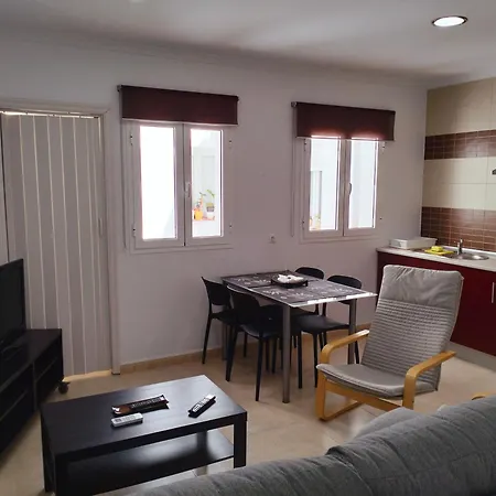 Garcia Lorca 627,solo Famila Y Parejas Appartement