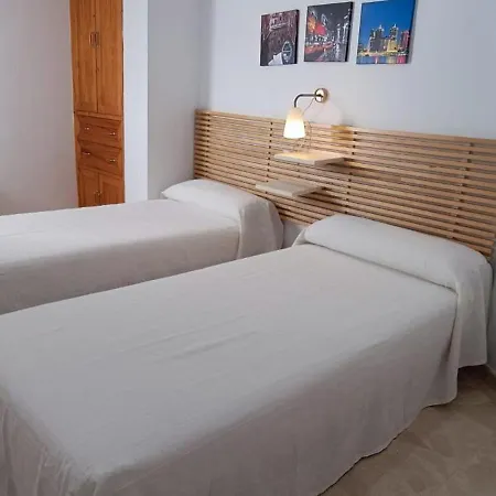 Garcia Lorca 627,solo Famila Y Parejas Apartamento